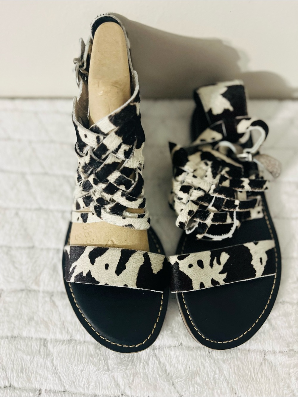 Women's Old Cutler Black & White Cowhide Lace-Up Sandals Sz 9 Made in Brazil